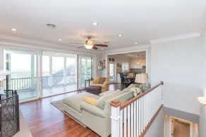 Lovely 5-bedroom home with panorama views - Image 2