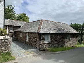 Private annexe with garden and parking space - Image 2