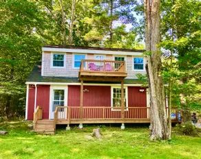 Studio Apartment on Peaceful Coleman Pond - Image 2