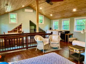 Studio Apartment on Peaceful Coleman Pond - Image 3
