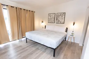 Spacious, Clean, and Close to Airport. - Image 3