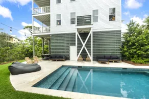 Red Sunsets | Luxury Furnishings | Pool & Elevator - Image 3
