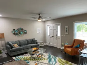 Modern Elegance in Historic Old Town Winchester - Image 2