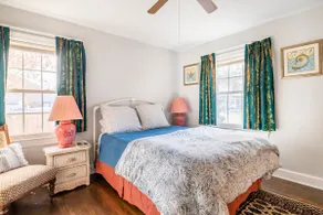 4 bedroom,2 bath,dog friendly, 3 blocks from beach - Image 2