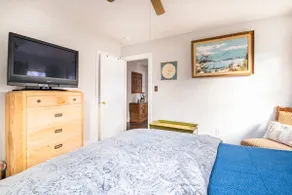4 bedroom,2 bath,dog friendly, 3 blocks from beach - Image 5