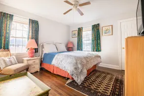 4 bedroom,2 bath,dog friendly, 3 blocks from beach - Image 3
