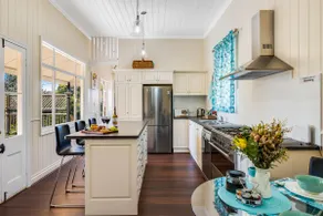 Toowoomba Character listed cottage/pet friendly. - Image 3