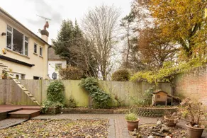 (Promotion) Half Price 1 Bed Flat By Richmond Park - Image 4