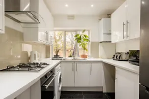 (Promotion) Half Price 1 Bed Flat By Richmond Park - Image 2
