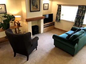 Jitty Cottage - Open Plan with Gallery Bedroom - Image 3