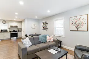 1 Bedroom, 1 bath guest house. Private setting. - Image 2