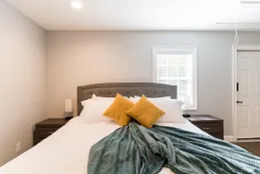 1 Bedroom, 1 bath guest house. Private setting. - Image 4