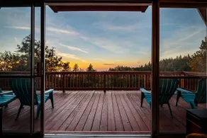 Picturesque A-Frame Cabin with Spectacular Views - Image 4
