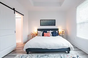 Beach-Vibe Flamingo House • 5 min from BEACH 🏖 - Image 4