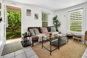 Garden Oasis apartment with Hot Tub and Pool - Image 2