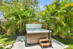 Garden Oasis apartment with Hot Tub and Pool - Image 5