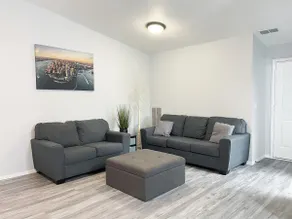NEW Entire beautiful 2 bedroom house. - Image 5