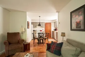 Kingston Aerie: 2BR charmer, quiet and lovely - Image 2