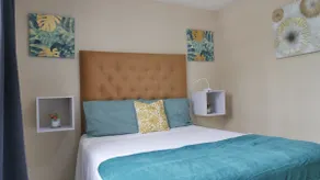 Secure, Classic, 2 bedroom oasis - Kgn & St Andrew - Image 5