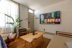 Bright Fun Fishtown Retreat - Medium Term Rental - Image 4