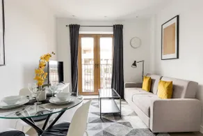 Apartment- St Albans with WiFi & Close to Station - Image 2