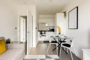 Apartment- St Albans with WiFi & Close to Station - Image 3