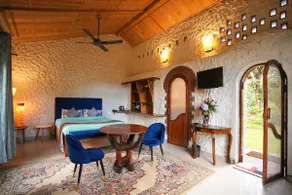 Two in a Den - Cabin Room for Couple - Image 2
