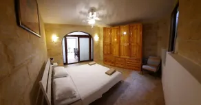 2 bedroom apartment in a house of character - Image 2