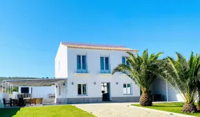Book your holidays at this fully renovated Villa - Image 2