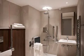 One Bedroom Apartment Accessible at Cove Landmark Pinnacle - Image 5
