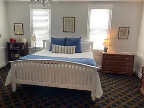 The Archibald White House - historic 2 bedroom apt - Image 5