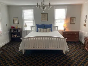 The Archibald White House - historic 2 bedroom apt - Image 4