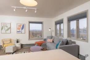 Modern Apartment on Chena River & Close to Airport - Image 3