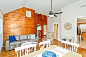 900 B Seaside 2BR Cottage w/ Bay Views & Veranda - Image 5