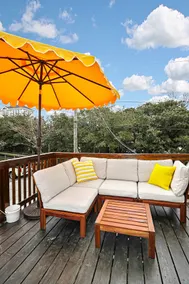 900 B Seaside 2BR Cottage w/ Bay Views & Veranda - Image 3