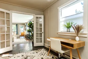 Clean, Modern Paradise! *Walk to River/Lake* - Image 4