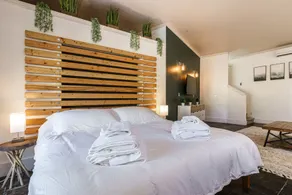 Clean, Modern Paradise! *Walk to River/Lake* - Image 5