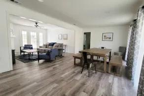 The Azalea House @ Wall Ave - Image 3