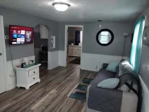 freshly renovated 1 bedroom home - Image 2