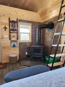 Quaint cabin at Building Bridges Retreat center! - Image 5