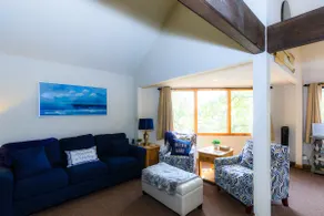 Charming Treetop Villa Escape in Osage Beach - Image 4