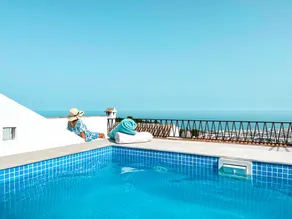 Boutique apt. with patio + rooftop terrace & pool - Image 5