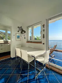 ”Terrazza Blu”: apartment in a villa in Caminia - Image 3
