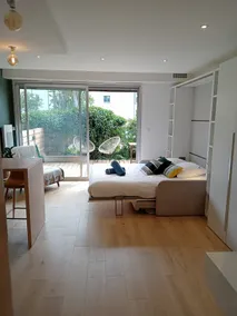 Ty Jolie-Super Large Studio with Parking/Terrace - Image 3