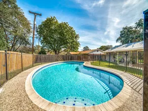 Family Oasis: Gated Pool, Near DwnTwn & Six Flags - Image 2