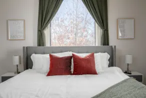 2 Bedroom Townhouse w/ Views + Private Parking - Image 3