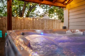 TCU Gameday House 15 Min to AT&T • Sleeps 12 - Image 2