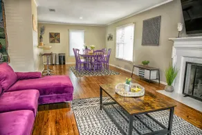 TCU Gameday House 15 Min to AT&T • Sleeps 12 - Image 4