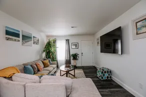 Stylish Place 7 Miles from the Beach/self-check-in - Image 4
