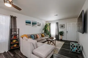 Stylish Place 7 Miles from the Beach/self-check-in - Image 3